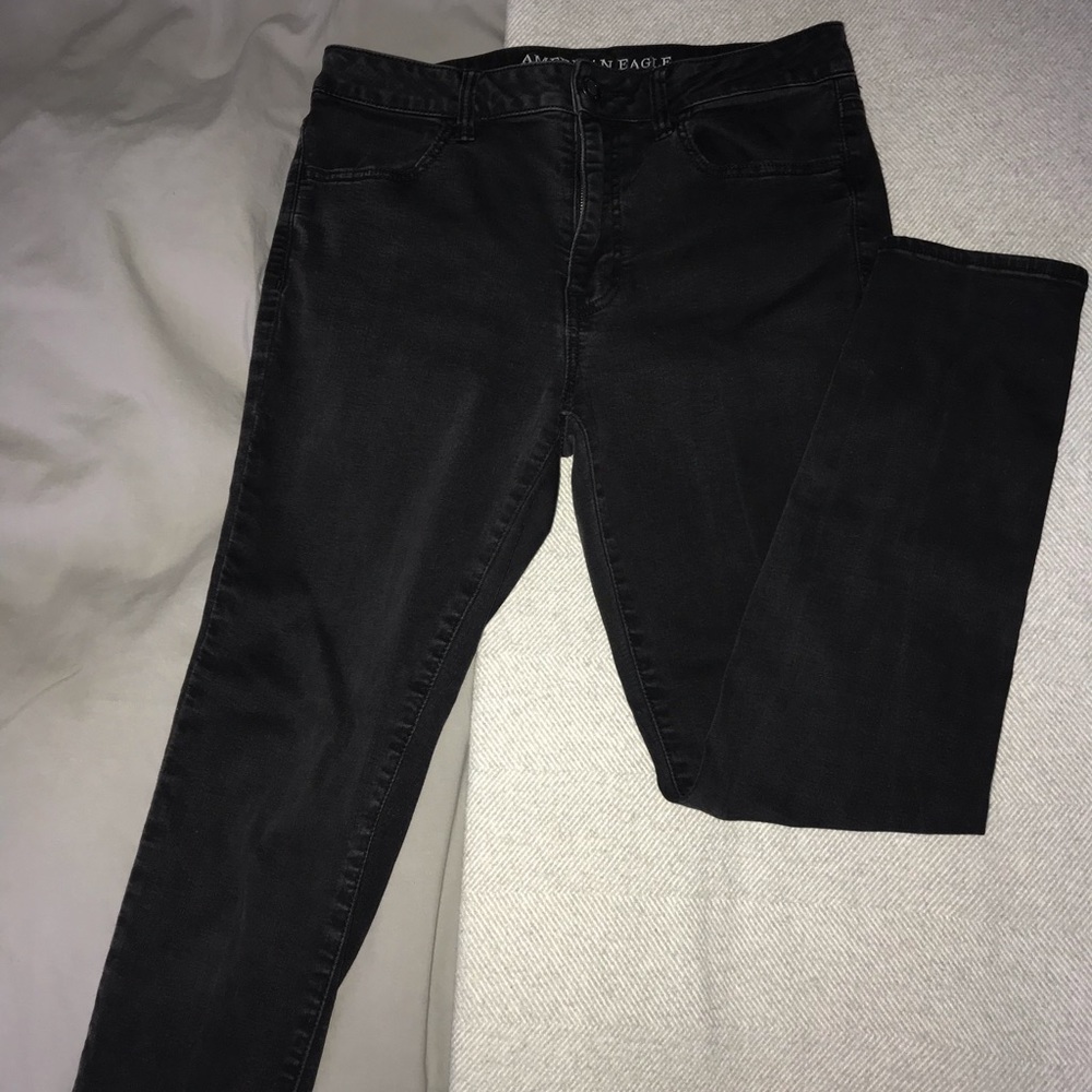 American Eagle women’s jeans